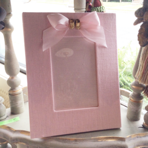 Baby Medallion Bootie Shoes Photo Frame (Pink Rose)